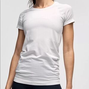 Lululemon Swiftly Tech Short-Sleeve Shirt 2.0 Hip Length